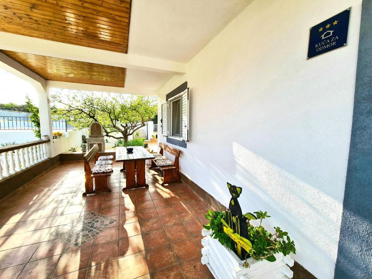 House Camellia With Fenced Pool And Playground Villa Blizna Donja Exterior foto