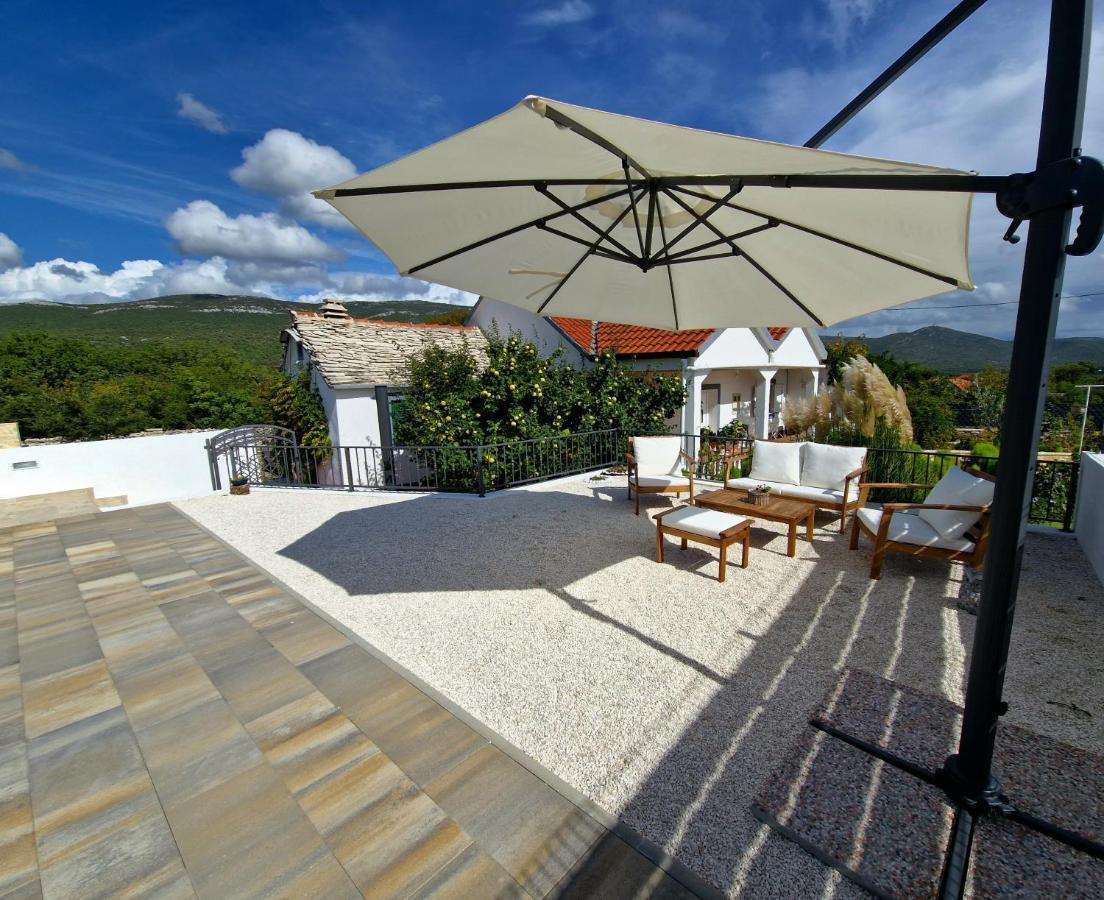 House Camellia With Fenced Pool And Playground Villa Blizna Donja Exterior foto