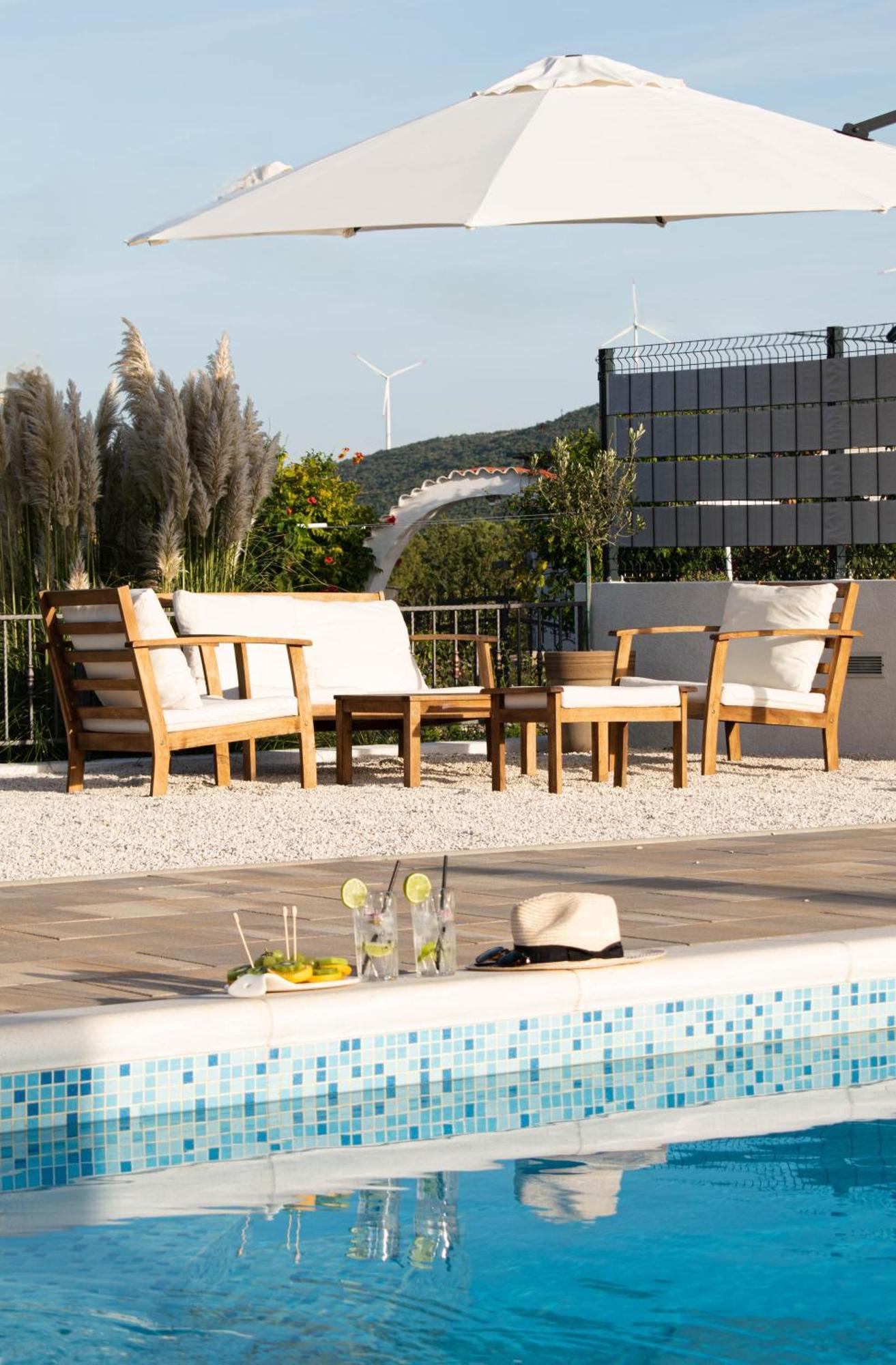 House Camellia With Fenced Pool And Playground Villa Blizna Donja Exterior foto